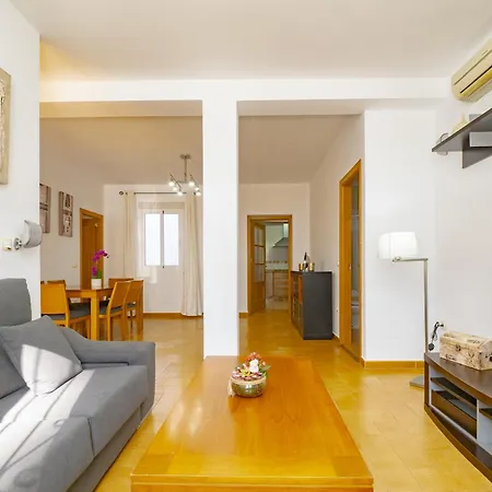 Cubo's Center House Gerald Brenan Apartment