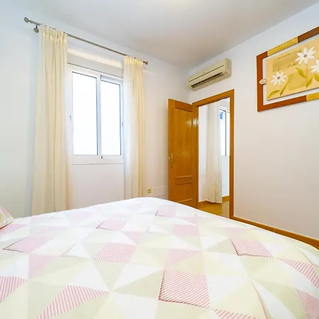 Cubo's Center House Gerald Brenan Apartment *