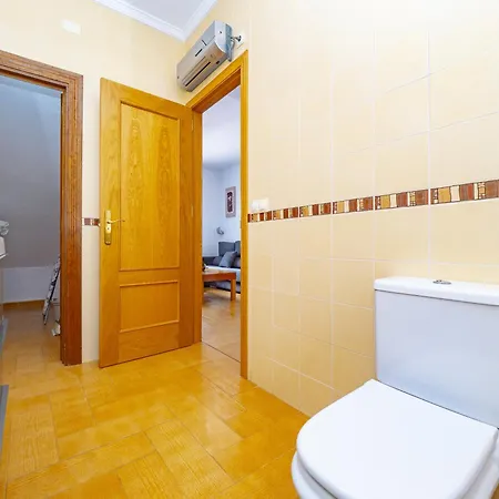 Cubo's Center House Gerald Brenan Apartment *