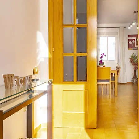 Cubo's Center House Gerald Brenan Apartment