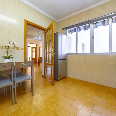 Cubo's Center House Gerald Brenan Apartment